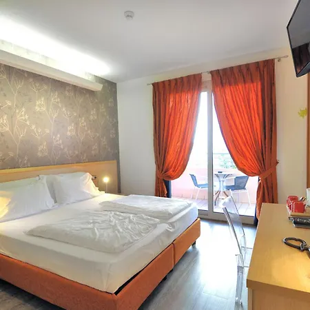 Hotel Cleofe 3*